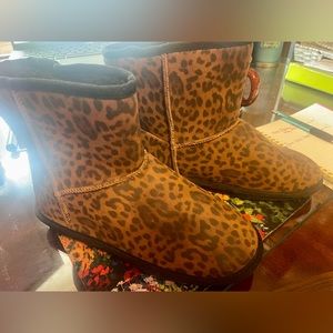 True Craft leopard booties 8